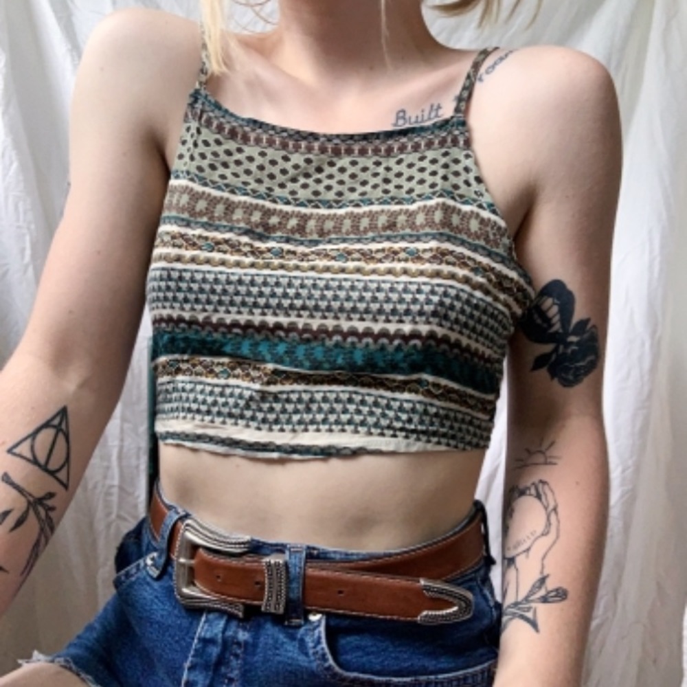 Crop tank top that ties on the back